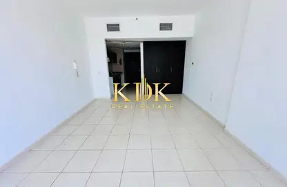 Apartment - Studio - 1 Bathroom for rent in Royal Residence 1 - Royal Residence - Dubai Sports City - Dubai