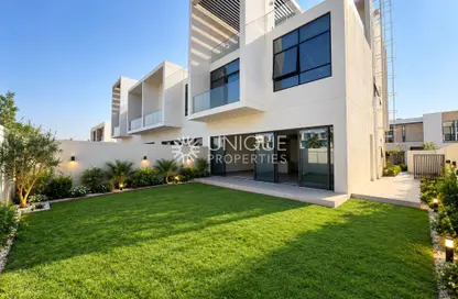 Villa - 4 Bedrooms - 5 Bathrooms for sale in Opal Gardens - District 11 - Mohammed Bin Rashid City - Dubai