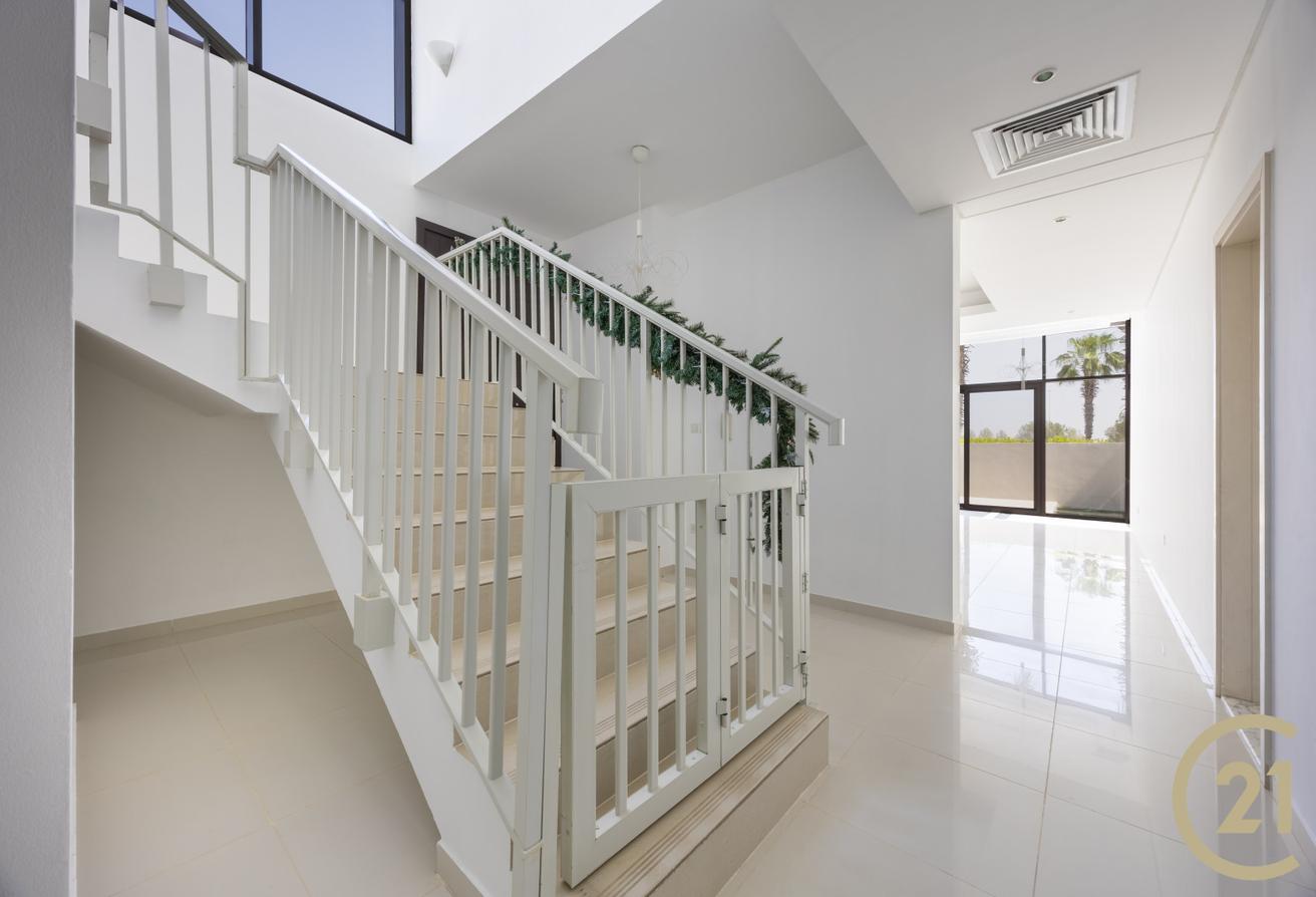 5BR + Maid | Vacant | Viewable | Singlerow photo 12