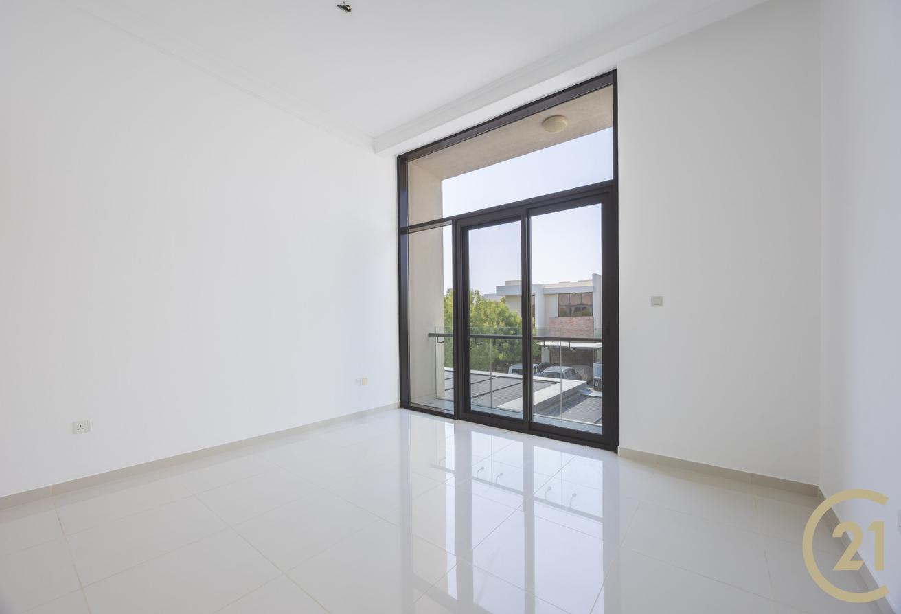 5BR + Maid | Vacant | Viewable | Singlerow photo 19