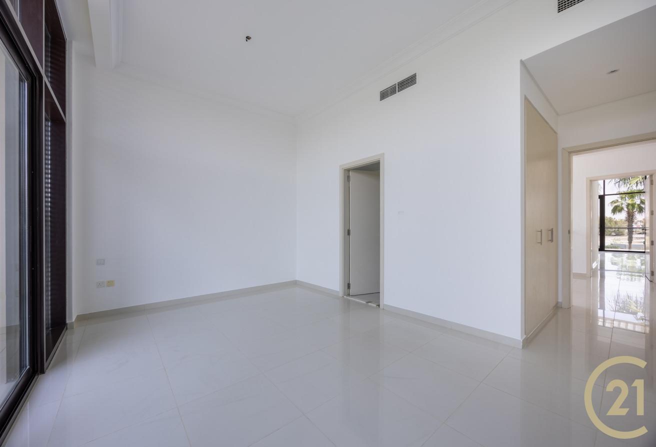 5BR + Maid | Vacant | Viewable | Singlerow photo 16