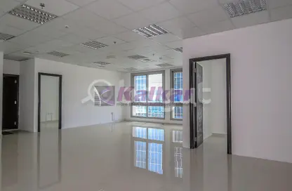 مكتب - استوديو - 1 حمام للايجار في البرج الفضي - الخليج التجاري - دبي