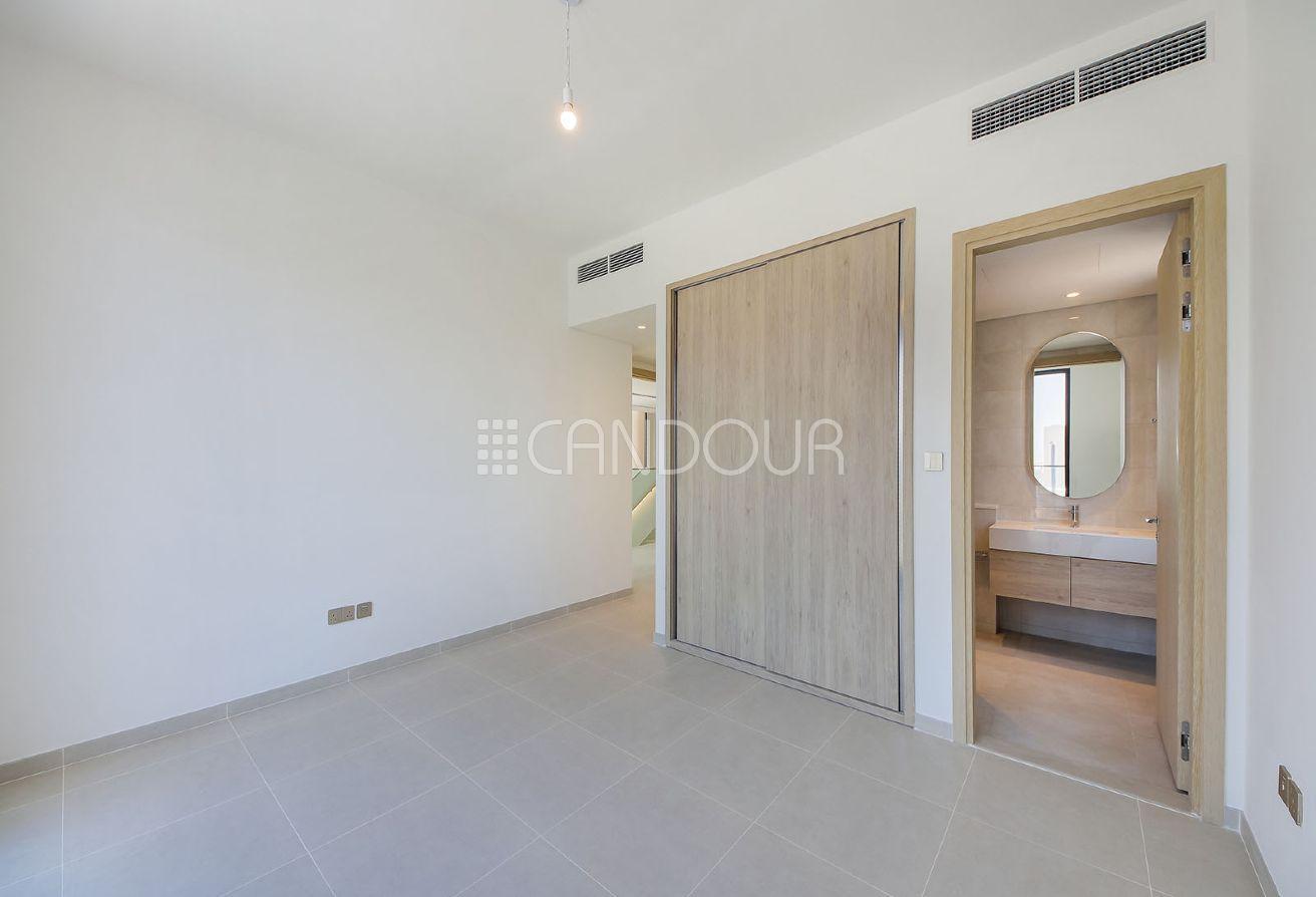 Corner Unit | Type C1 | Next to the Park | Vacant photo 16
