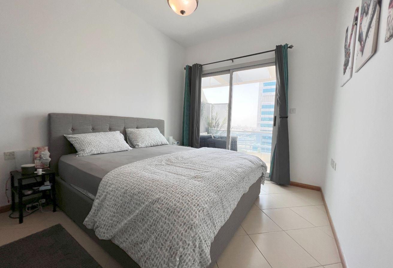 Furnished 1BR | Highest Floor | Great Location photo 8
