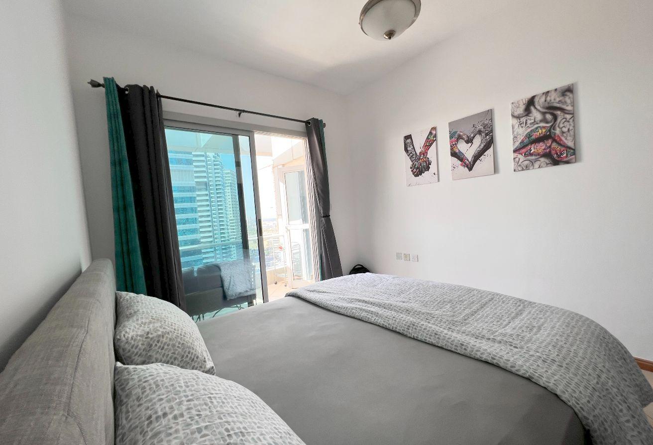 Furnished 1BR | Highest Floor | Great Location photo 7