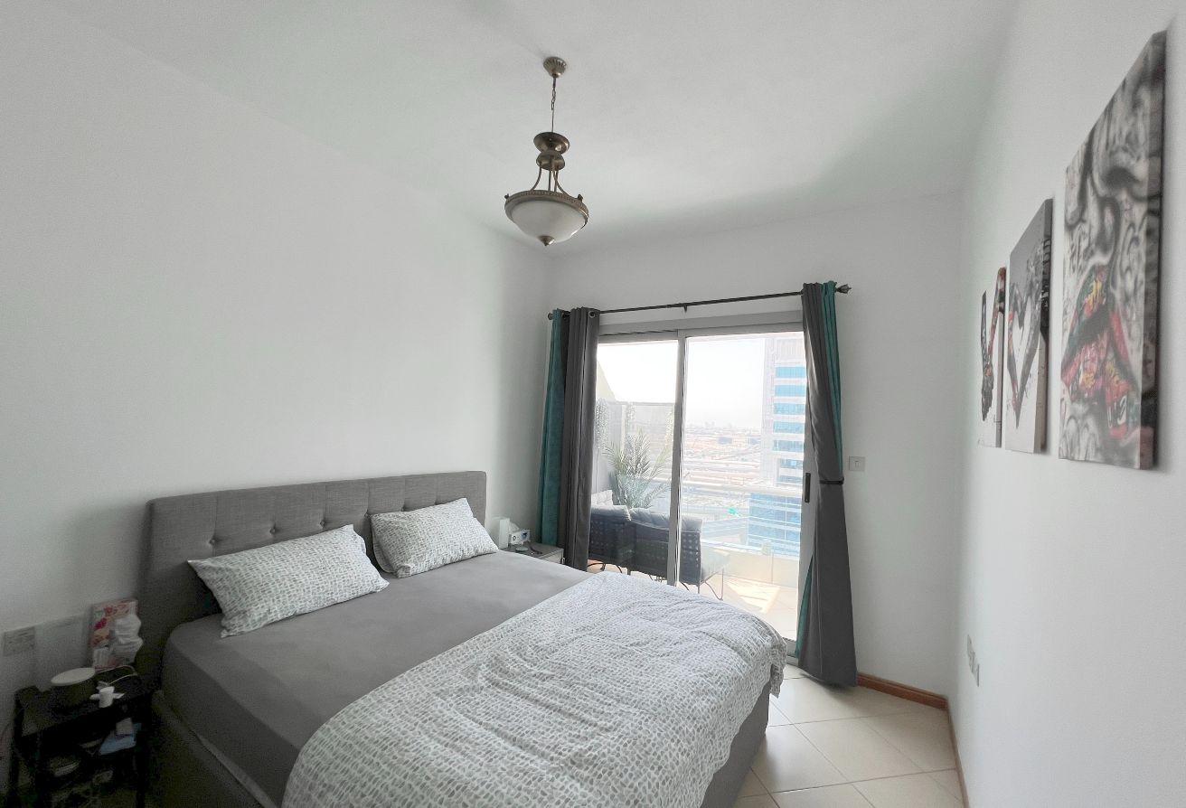 Furnished 1BR | Highest Floor | Great Location photo 5