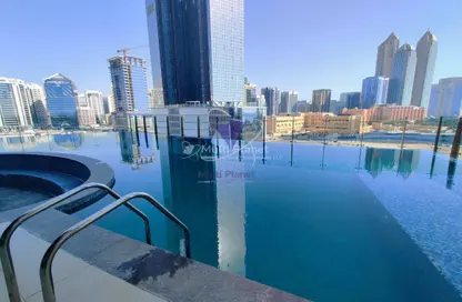 شقة - 2 غرف نوم - 3 حمامات للايجار في شارع الكورنيش - أبوظبي