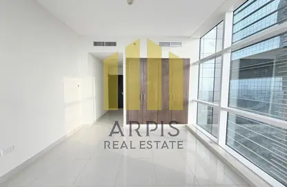 شقة - 2 غرف نوم - 3 حمامات للايجار في برج دوجا - شارع الشيخ زايد - دبي