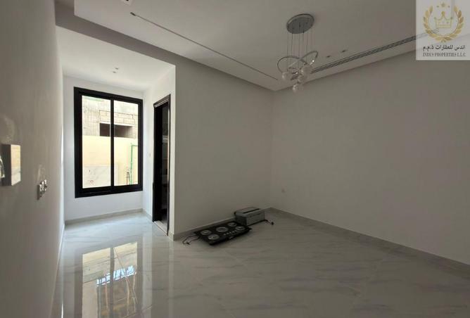 72725978 - Property Image 3