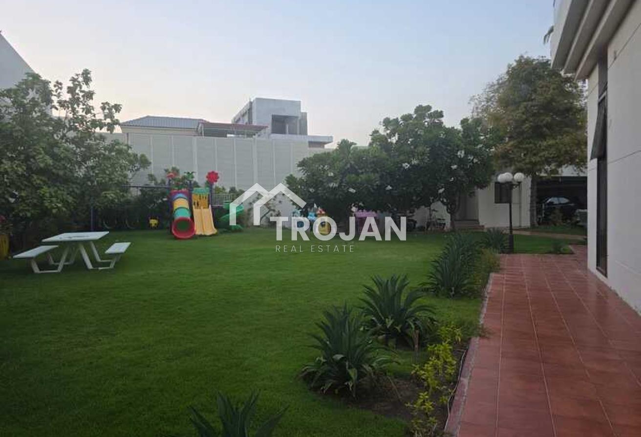 Spacious 4BR Villa | Prime Location | Furnished photo 24