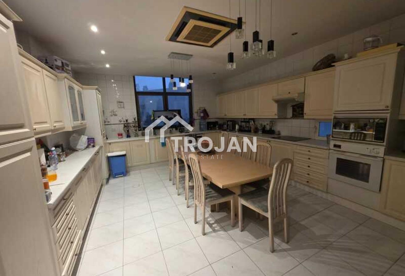 Spacious 4BR Villa | Prime Location | Furnished photo 17