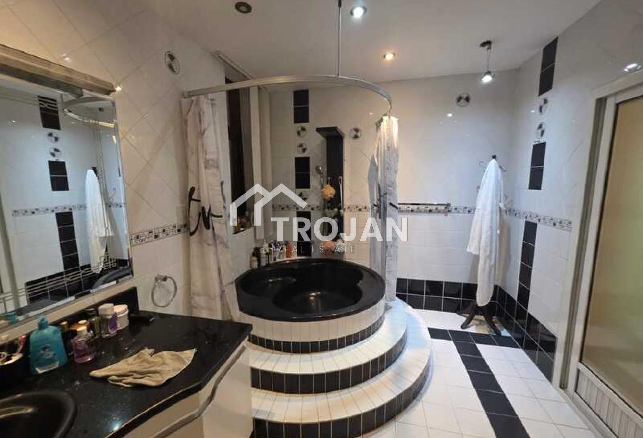 Spacious 4BR Villa | Prime Location | Furnished photo 13