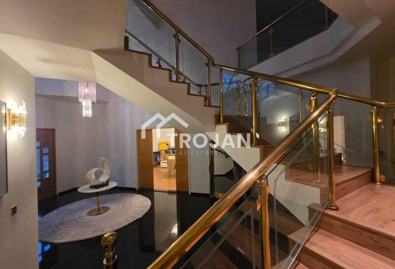 Spacious 4BR Villa | Prime Location | Furnished photo 15