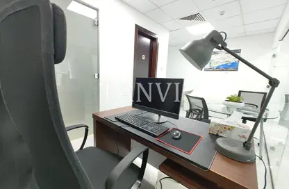 مكتب - غرفة نوم - 1 حمام للايجار في أسبن - شارع الشيخ زايد - دبي