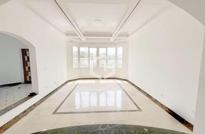 Villa - 3 - 5 for rent in Al Mankhool - Bur Dubai - Dubai
