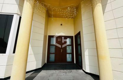 Villa - 3 - 5 for rent in Al Mankhool - Bur Dubai - Dubai