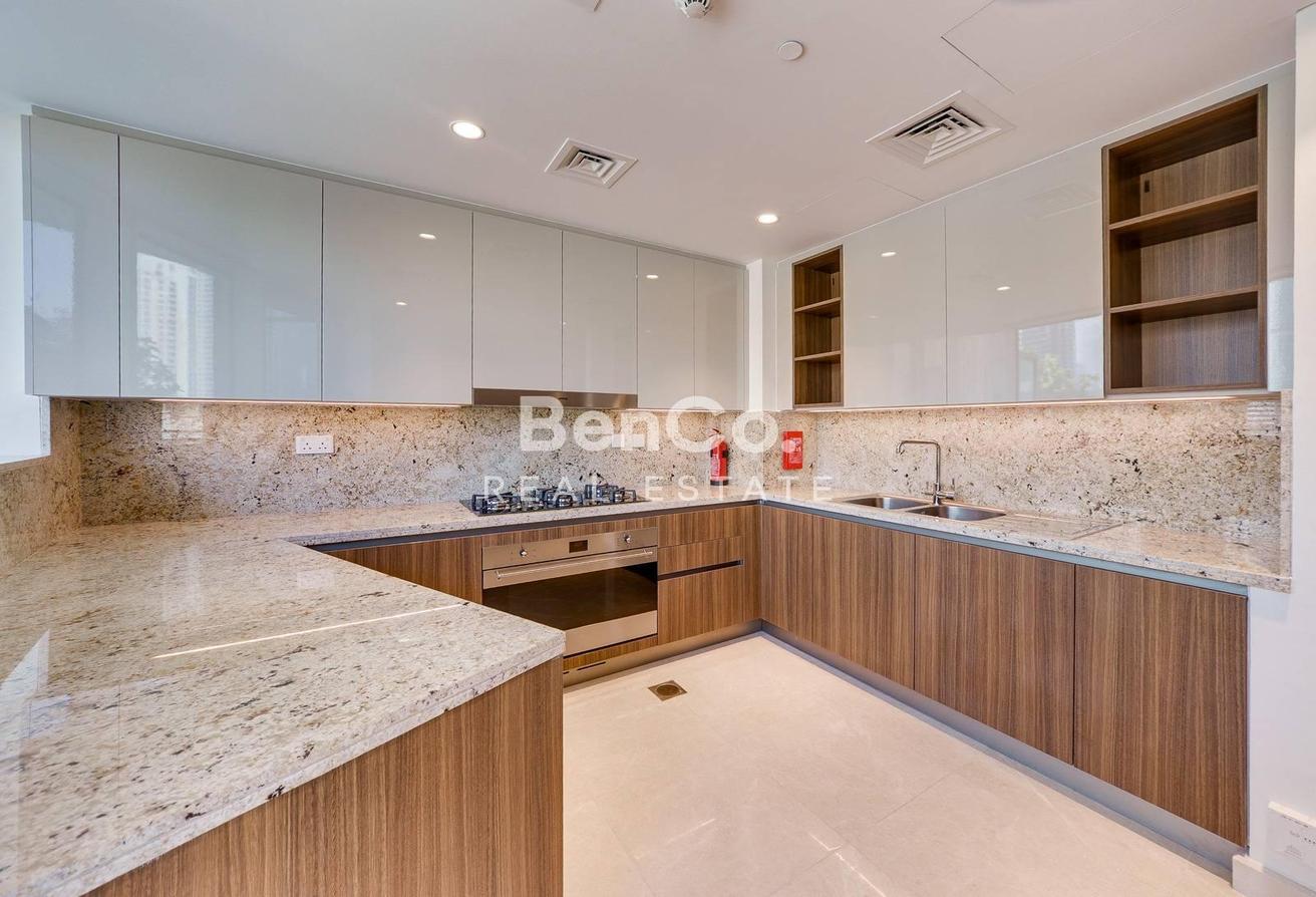 Duplex | Ultra Luxury | Brand New photo 16