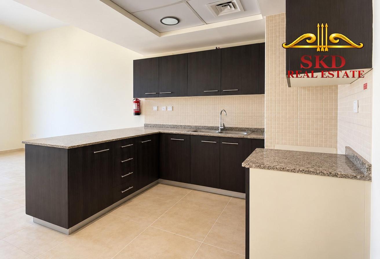 Spacious Studio | Vacant | Unfurnished | Best Deal photo 5