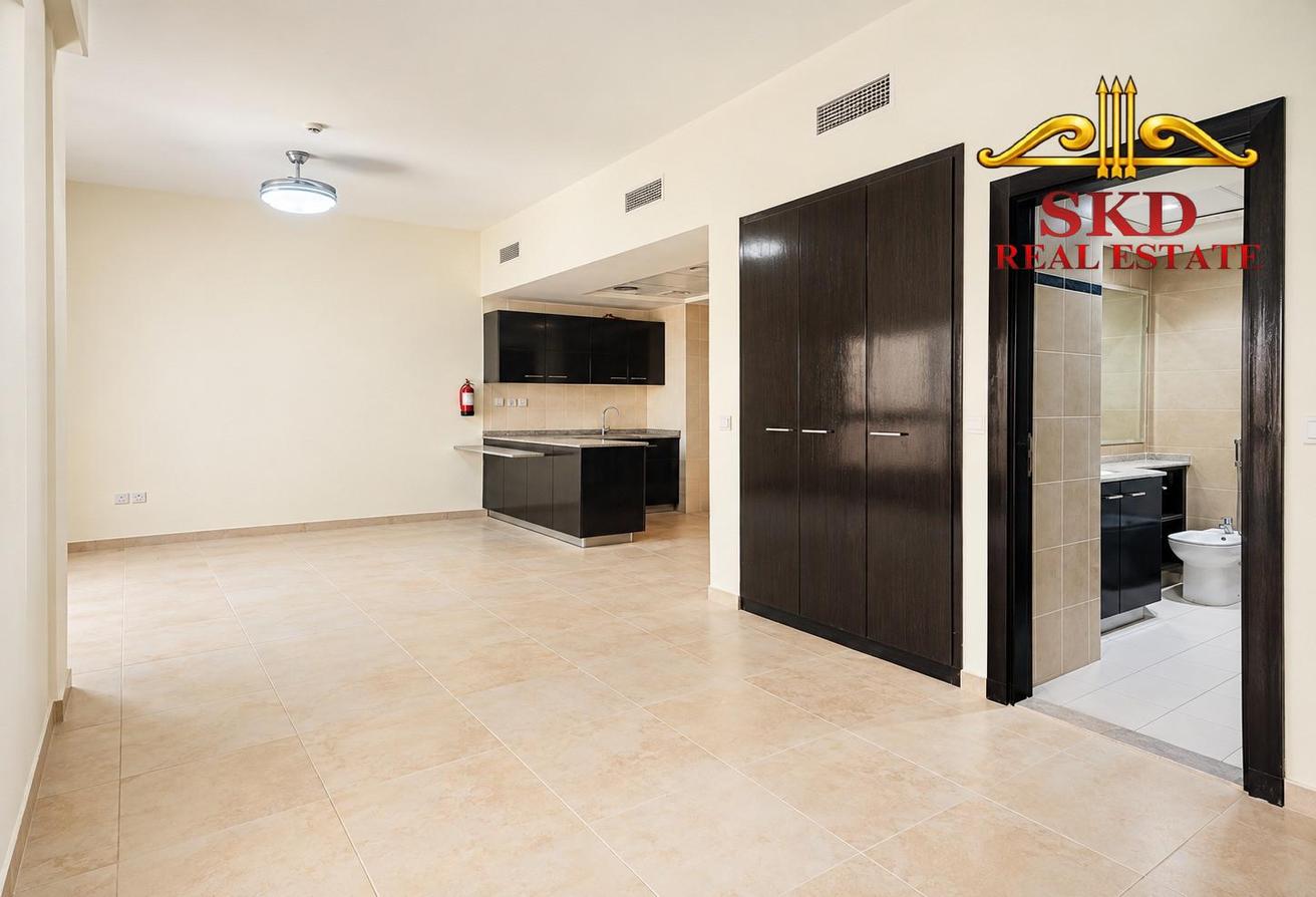 Spacious Studio | Vacant | Unfurnished | Best Deal photo 7