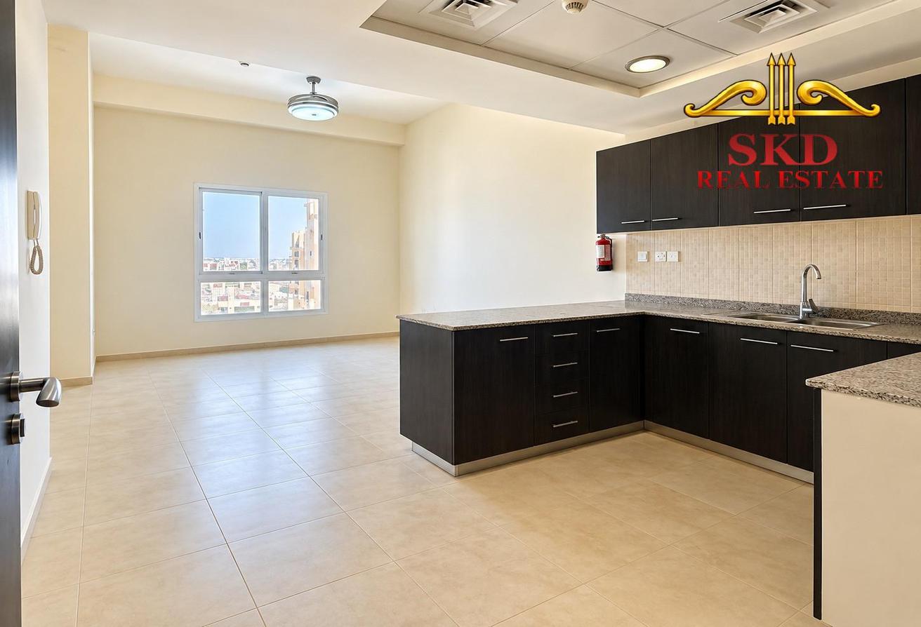 Spacious Studio | Vacant | Unfurnished | Best Deal photo 2