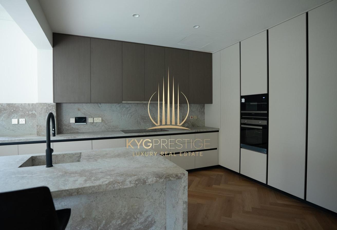 Rare Opportunity | Fully renovated | Vacant photo 9