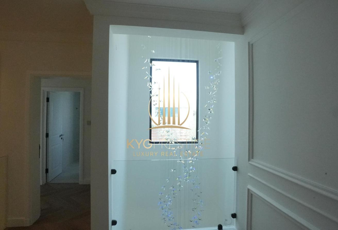 Rare Opportunity | Fully renovated | Vacant photo 11