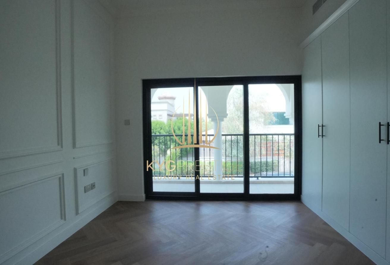 Rare Opportunity | Fully renovated | Vacant photo 13