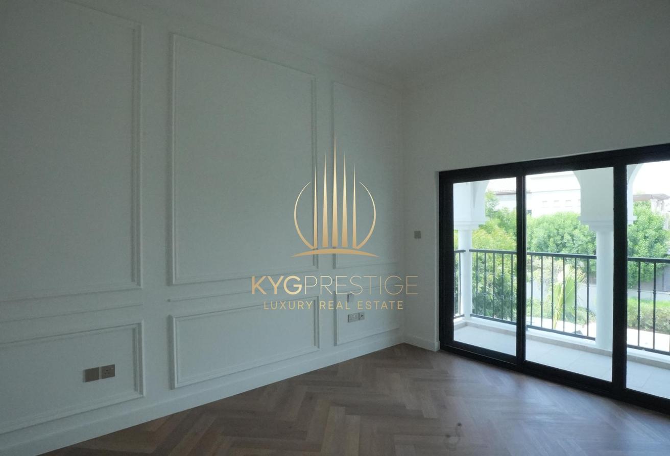 Rare Opportunity | Fully renovated | Vacant photo 12