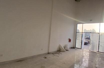 Shop - Studio - 1 Bathroom for rent in Al Rashidiya Towers - Al Rashidiya - Ajman Downtown - Ajman