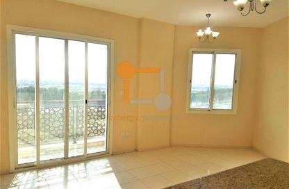 شقة - غرفة نوم - 2 حمامات للايجار في مبنى آيج1-هـإمآر-26 - طراز إماراتي - المدينة العالمية - دبي شقة - غرفة نوم - 2 حمامات للايجار في مبنى آيج1-هـإمآر-26 - طراز إماراتي - المدينة العالمية - دبي