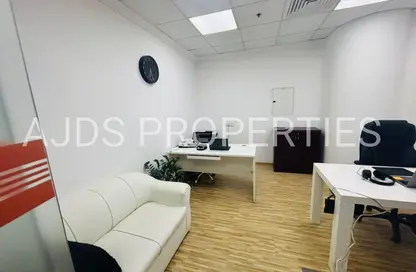 مكتب - غرفة نوم - 1 حمام للايجار في مبنى بيزنس اتريوم - عود ميثاء - بر دبي - دبي