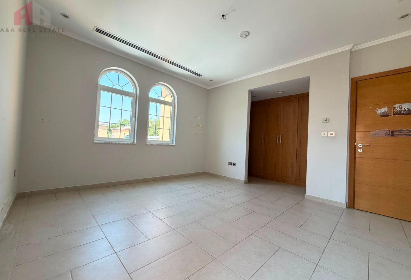Large plot 05 Bedrooms Villa for Rent photo 11