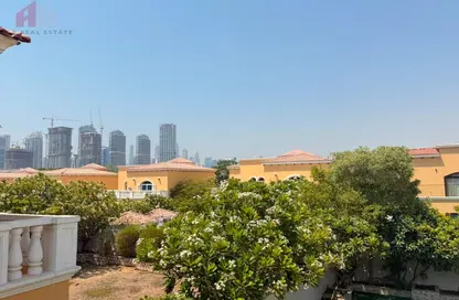 Villa - 5 Bedrooms - 6 Bathrooms for rent in District 2 - Jumeirah Park - Dubai