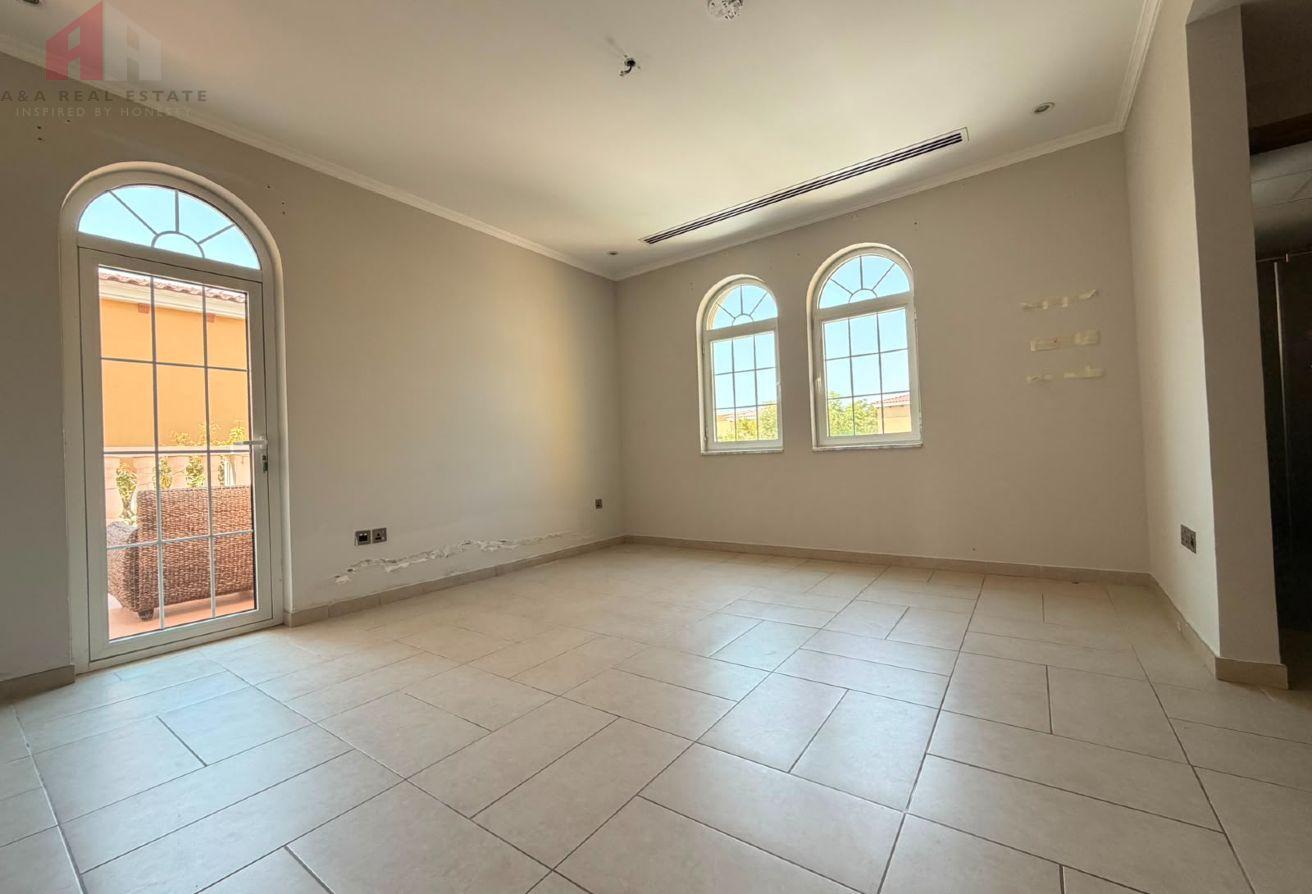 Large plot 05 Bedrooms Villa for Rent photo 7
