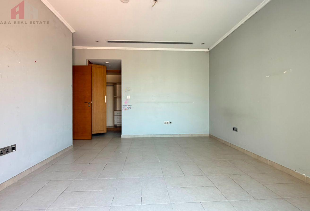 Large plot 05 Bedrooms Villa for Rent photo 6