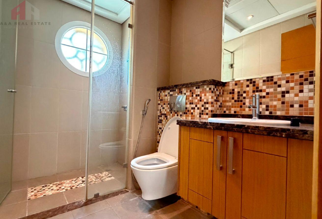 Large plot 05 Bedrooms Villa for Rent photo 18