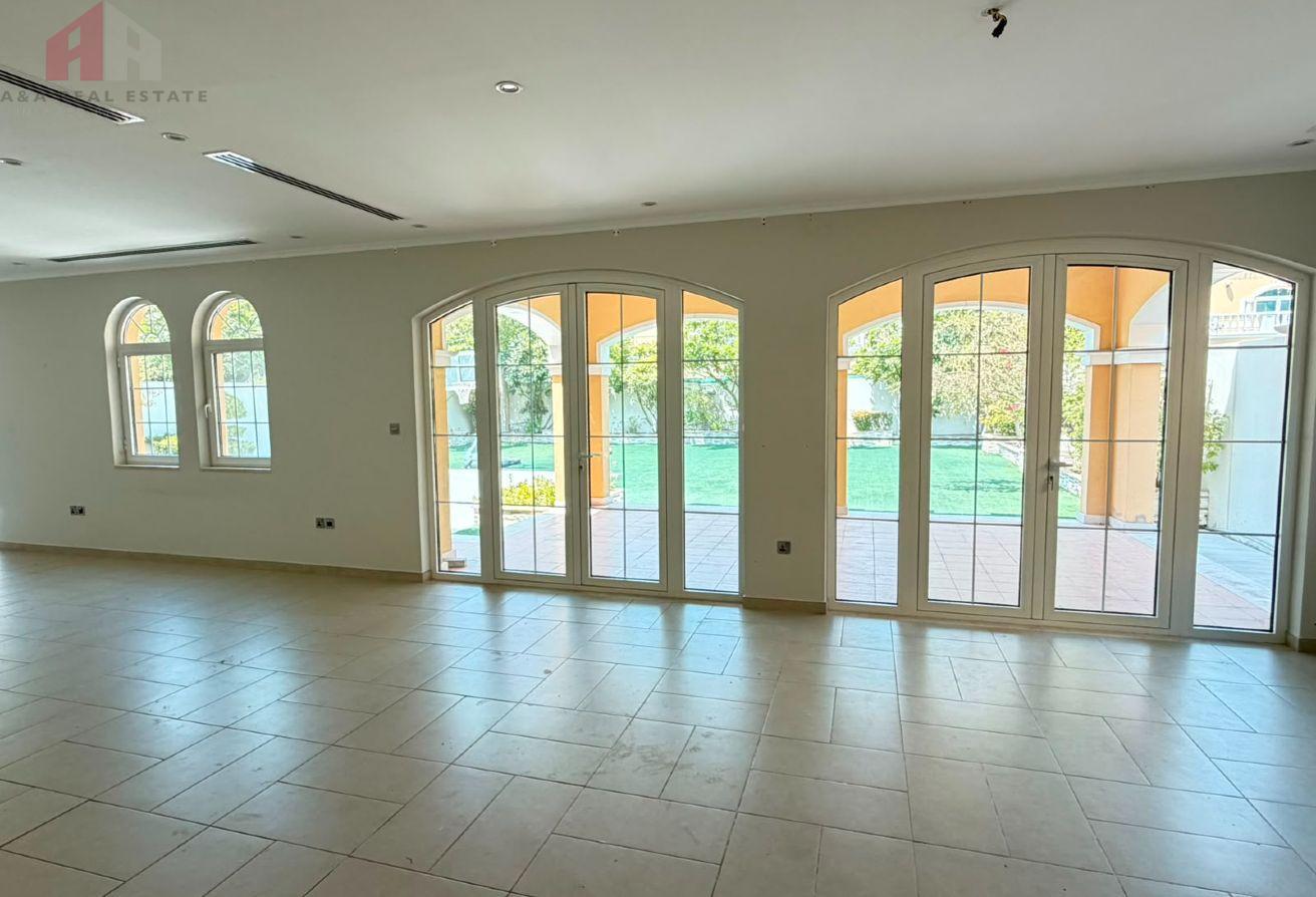 Large plot 05 Bedrooms Villa for Rent photo 8