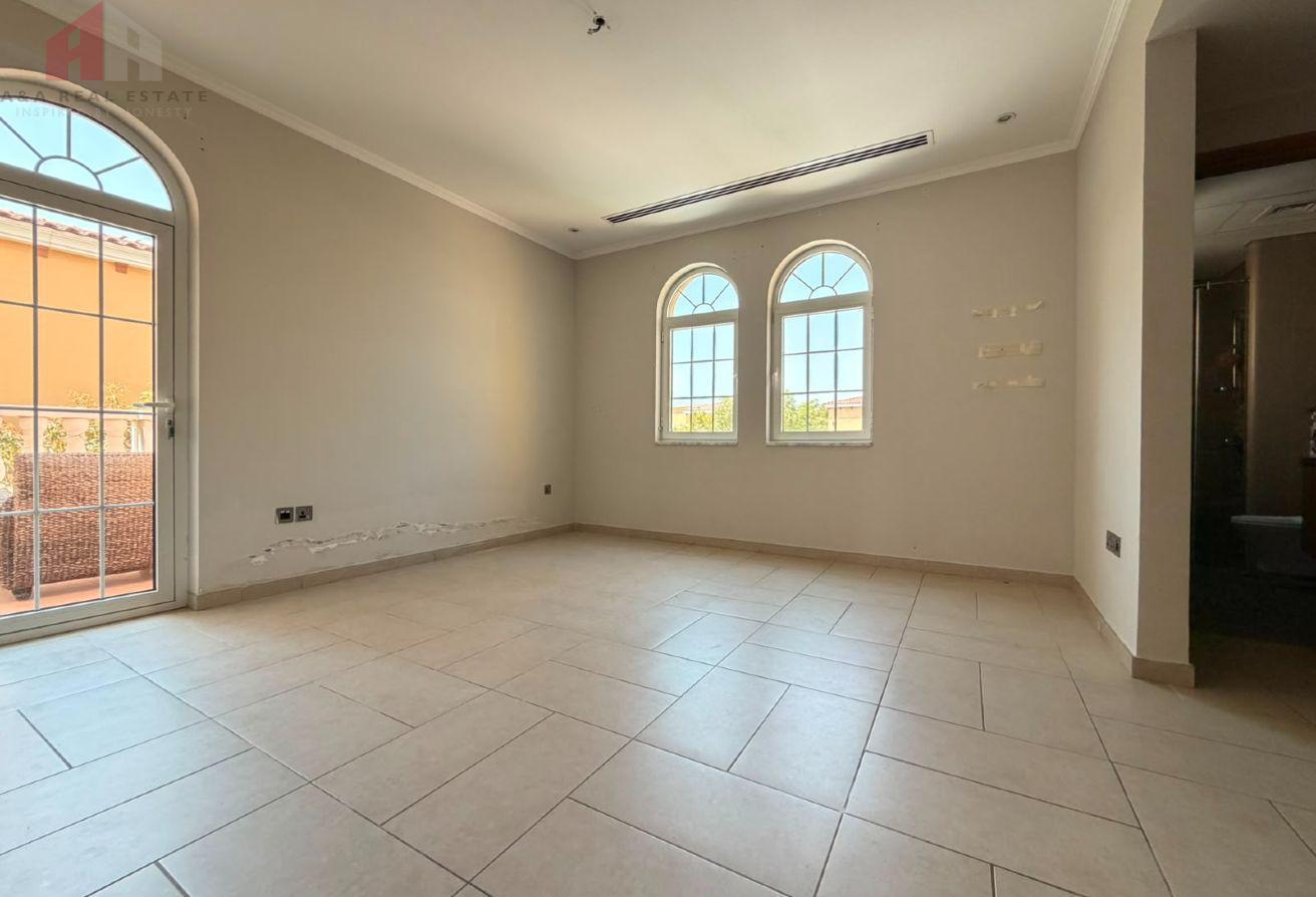 Large plot 05 Bedrooms Villa for Rent photo 12