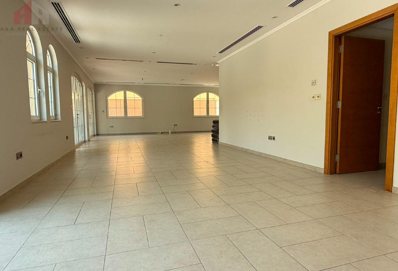 Large plot 05 Bedrooms Villa for Rent photo 5
