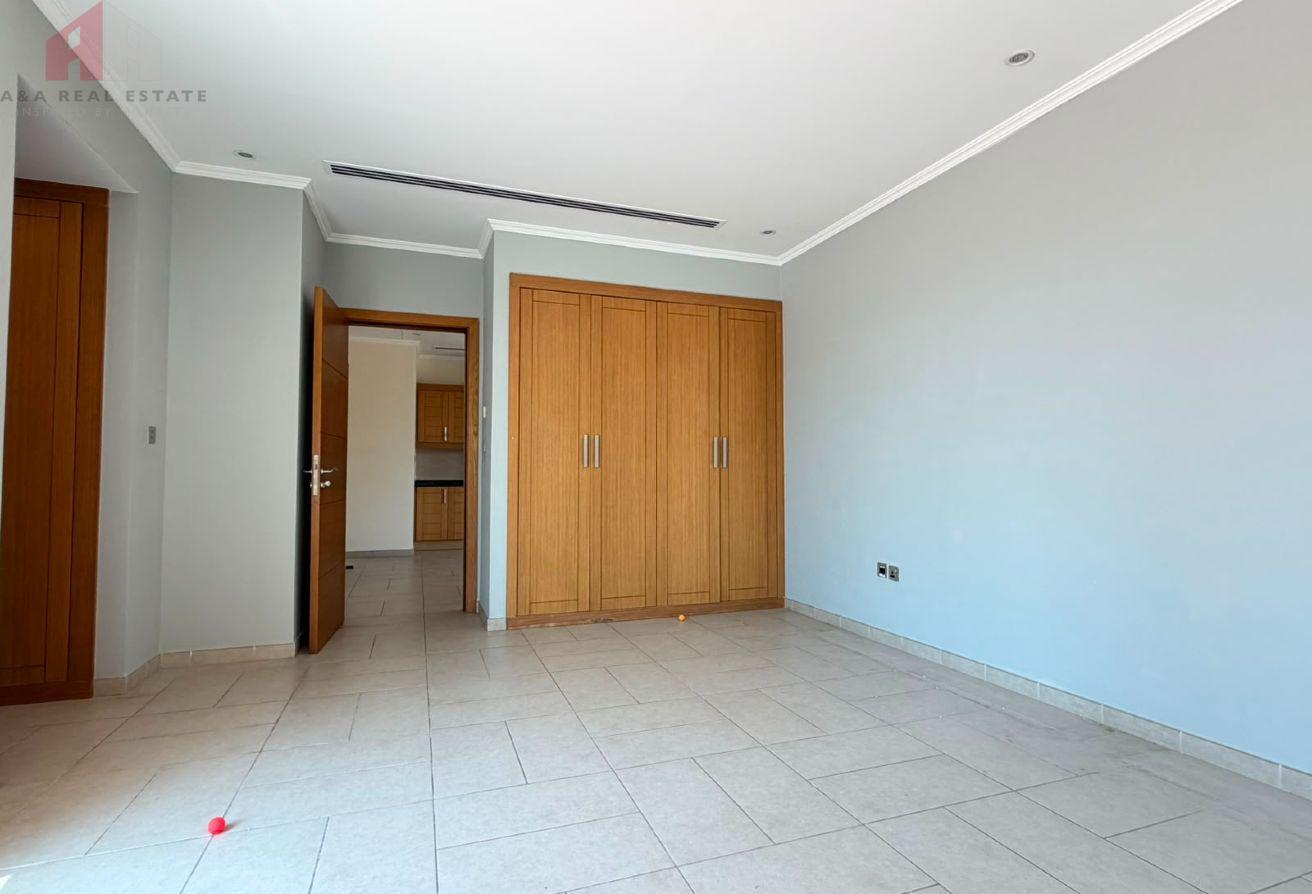 Large plot 05 Bedrooms Villa for Rent photo 10