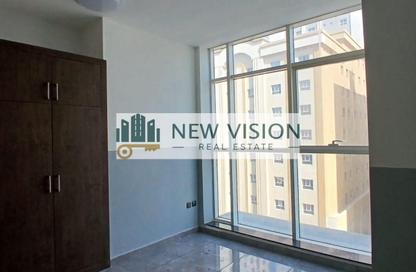Apartment - 3 - 3 for rent in Burj Al Majaz Tower - Al Majaz 2 - Al Majaz - Sharjah