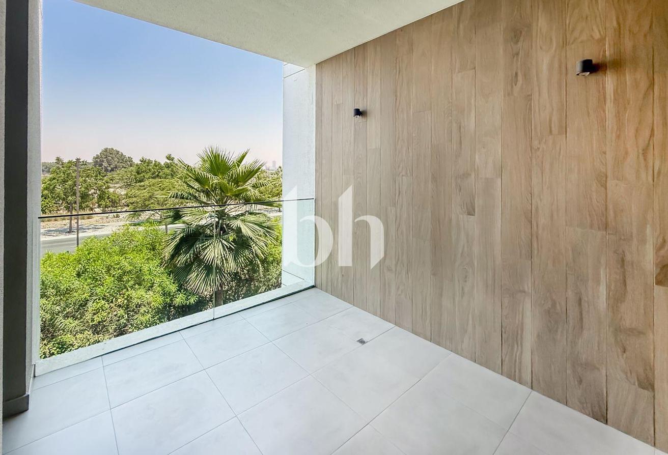 Premium Unit | Single Row | Vacant Now photo 9