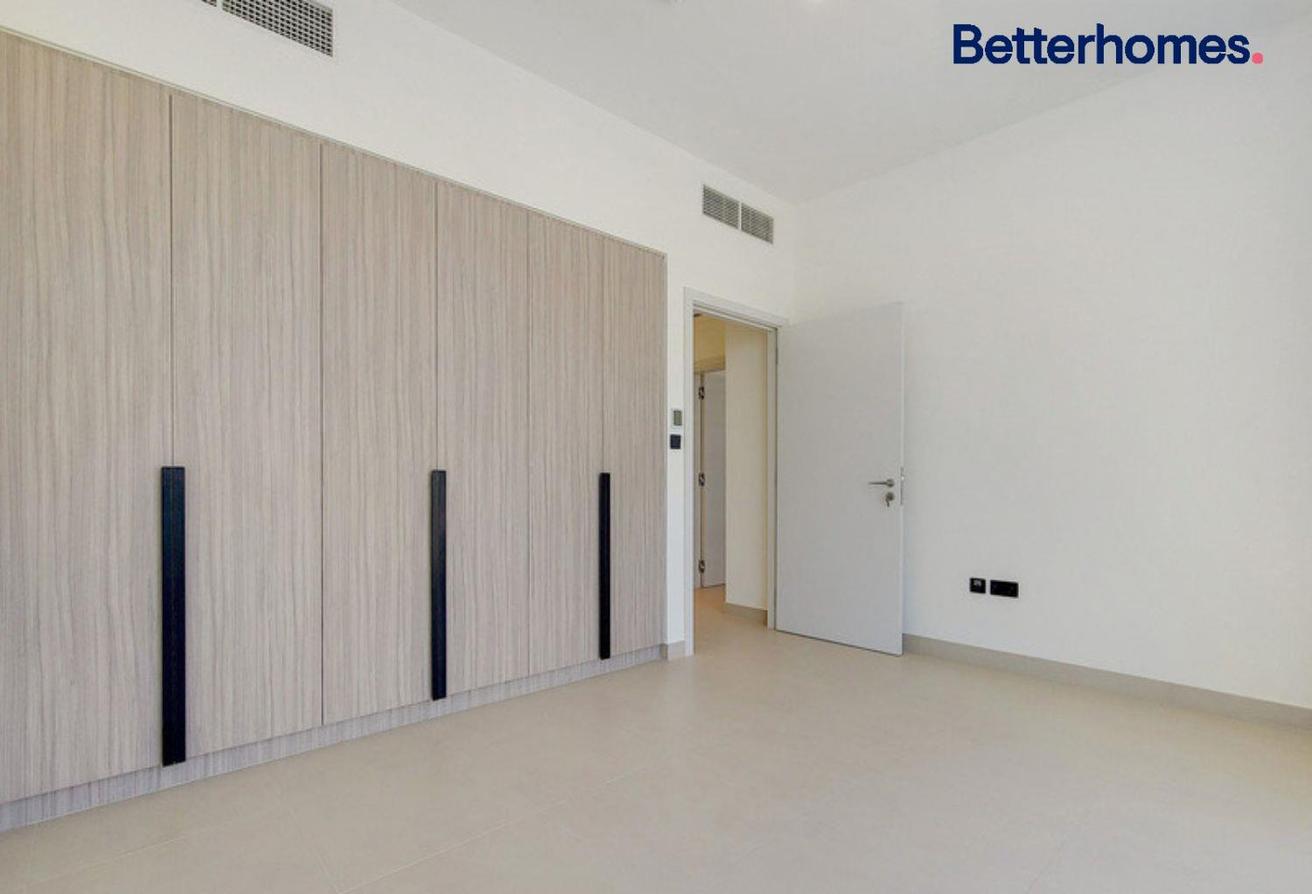 Premium Unit | Single Row | Vacant Now photo 13