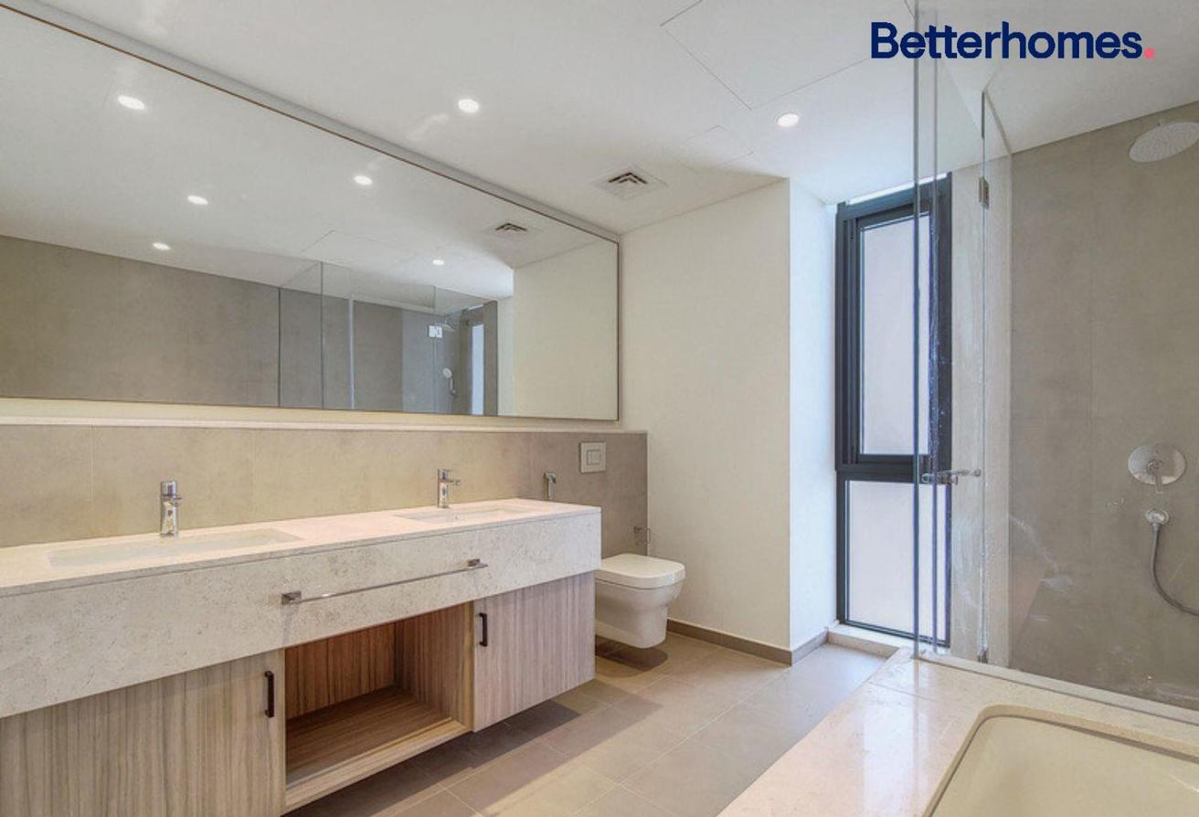 Premium Unit | Single Row | Vacant Now photo 12
