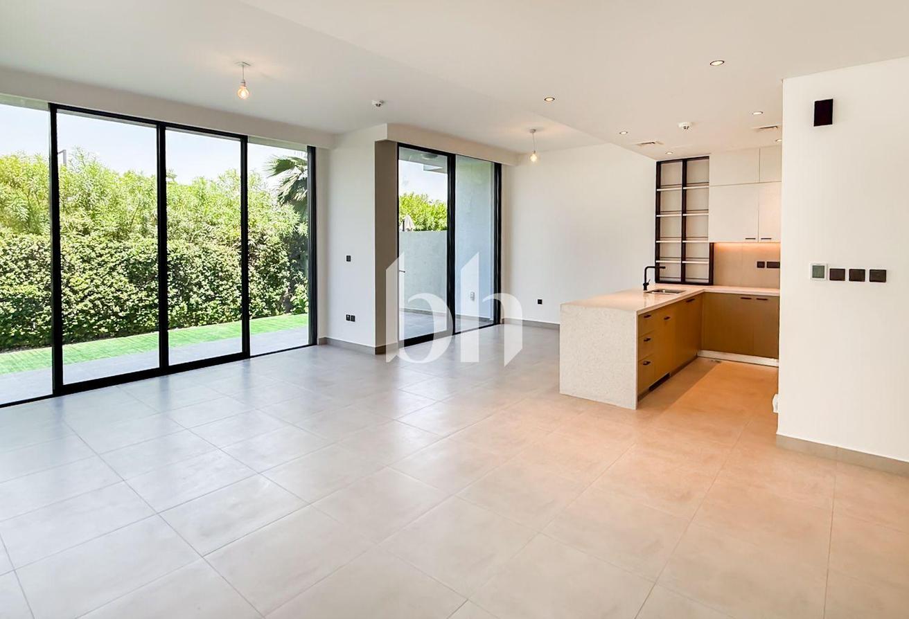 Premium Unit | Single Row | Vacant Now photo 4