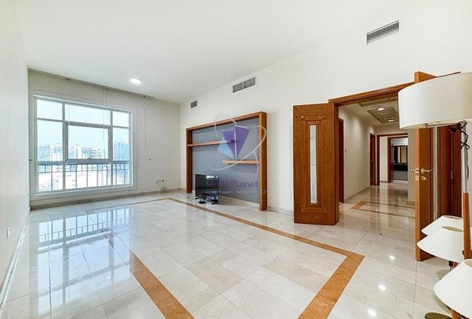 Hot Deal | Spacious 2 BR | Vacant