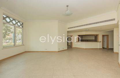 Apartment - 3 Bedrooms - 5 Bathrooms for rent in Al Hatimi - Shoreline Apartments - Palm Jumeirah - Dubai