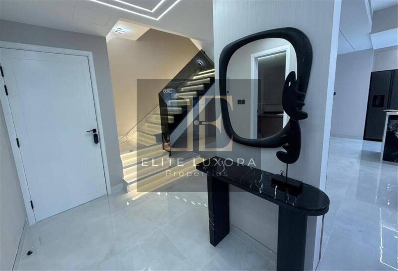 Luxury Renovated|Smart Home System|Community Views photo 8