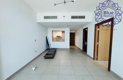 شقة - غرفة نوم - 2 حمامات للايجار في النصر سكوير بلوك ج - ميدان النصر - عود ميثاء - بر دبي - دبي