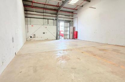 Warehouse - Studio - 1 Bathroom for rent in Umm Al Thuoob - Umm Al Quwain